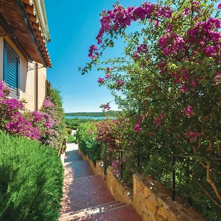 Apartment 4 Beds In Marinella Just 250 Mt From The